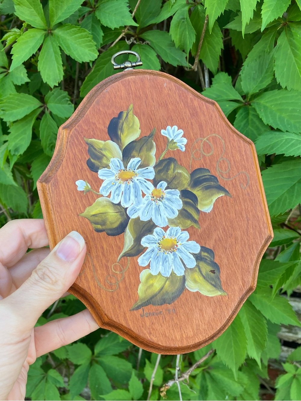 Vintage 1979 Hand-Painted Cottagecore Wooden Wall Plaque w/ White Daisies